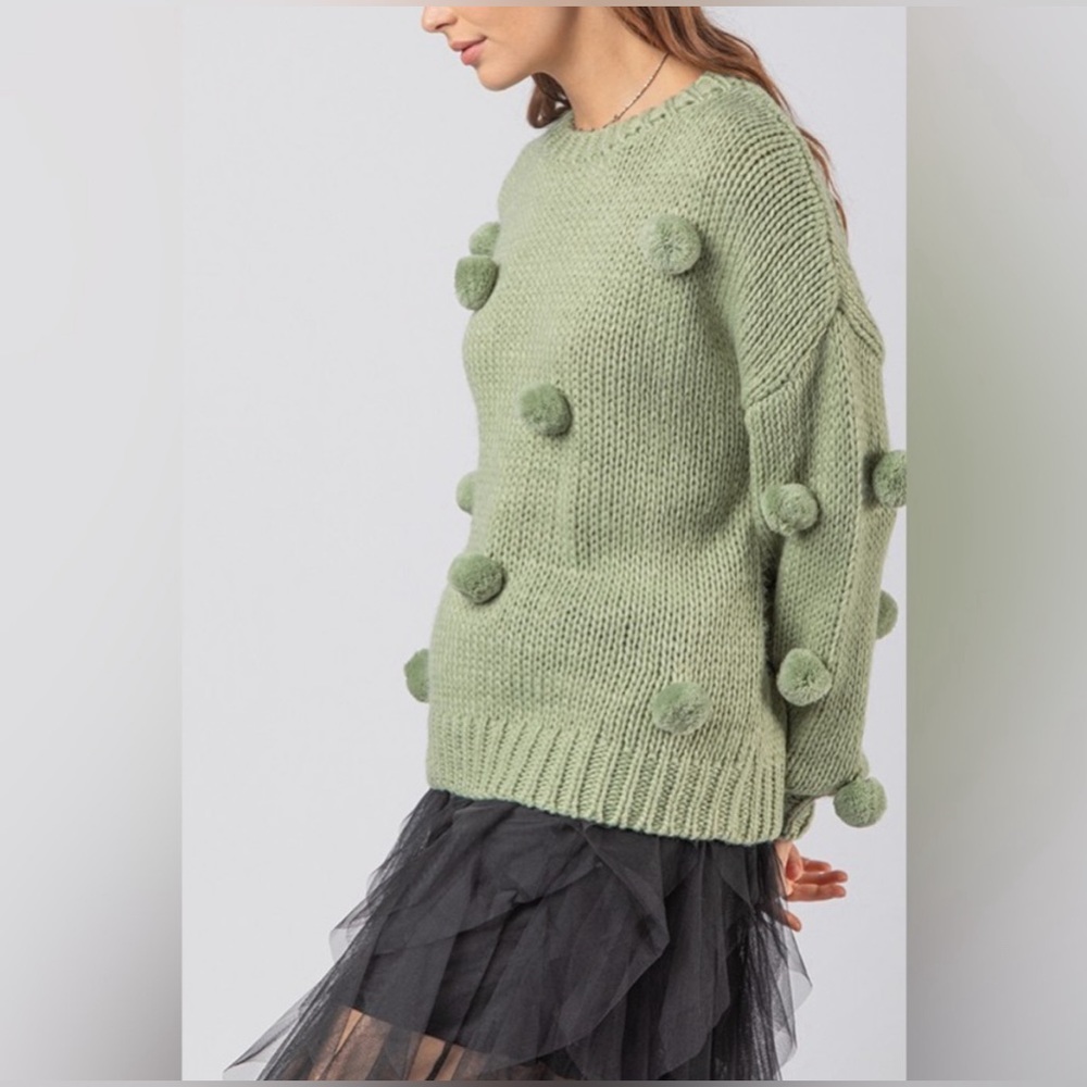 NWT Women’s Pom Pom Knit Oversized Sweater Beautiful Sage / Green Color - Picture 2 of 6